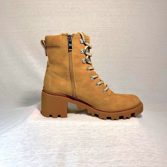 🔥Steve Madden - Lace Up Boot🔥 - Picture 4 of 5